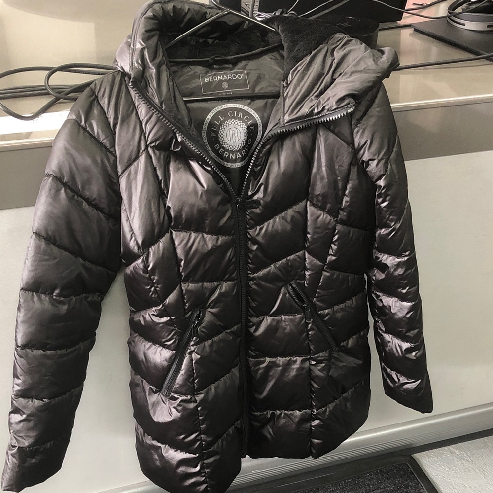 Bernardo Shiny Black Quilted Hooded Puffer Jacket